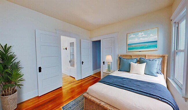 Building Photo - 134 Mansfield St