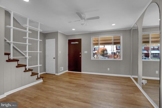 Building Photo - 2857 Plainfield Rd