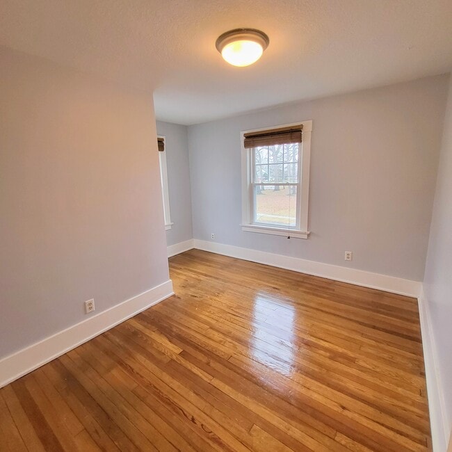 Building Photo - 3813 S Wayne Ave