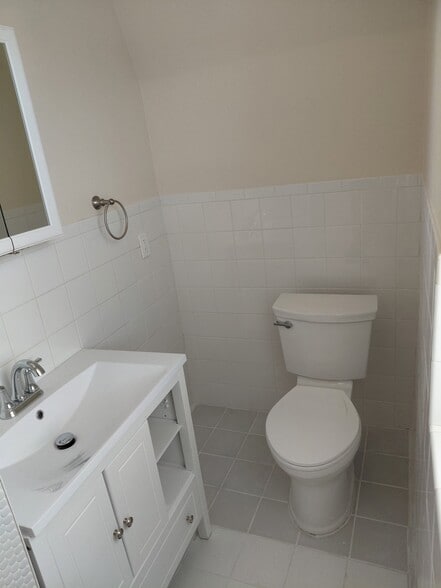 Primary Photo - 41 Saratoga Ave