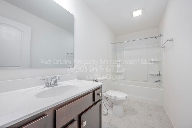 Building Photo - 4698 Selhurst Dr