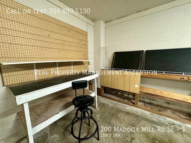 Building Photo - 200 Maddox Mill Rd SE