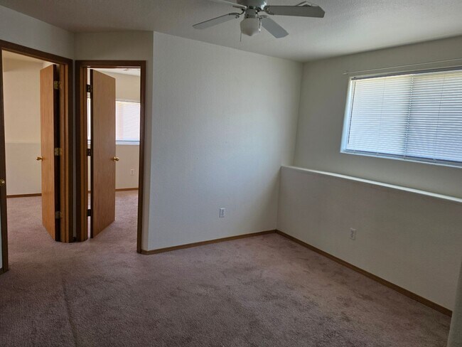 Building Photo - ALL PROSPECTIVE TENANTS MUST SUBMIT A $58 NON-REFUNDABLE APPLICATION FEE PER APPLICANT ONLINE AND...