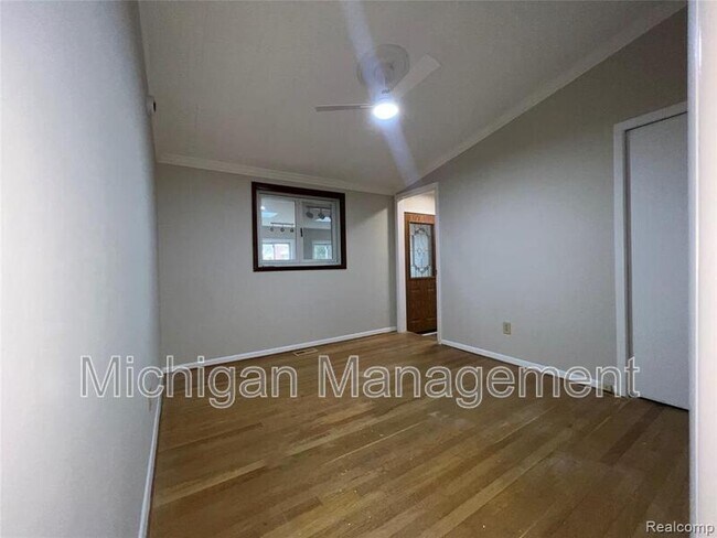 Building Photo - 32028 Maine St