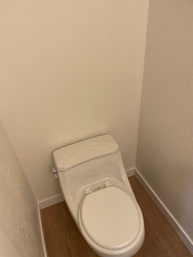 Building Photo - Amity