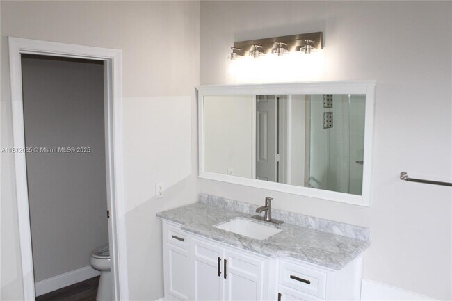 Building Photo - 1342 Crossbill Ct