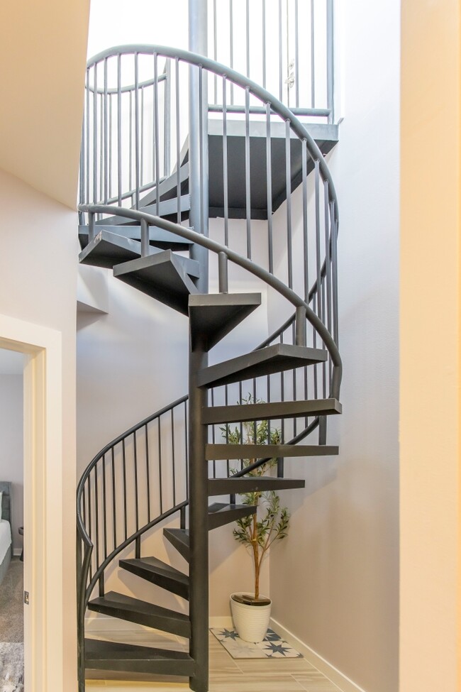 staircase from floor 3-4 (balcony) - 1211 Beaconsfield Ln