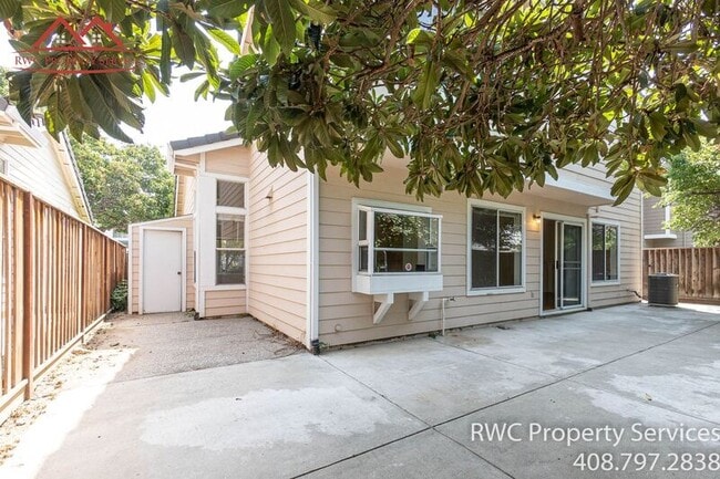 Building Photo - 1459 Chavez Way