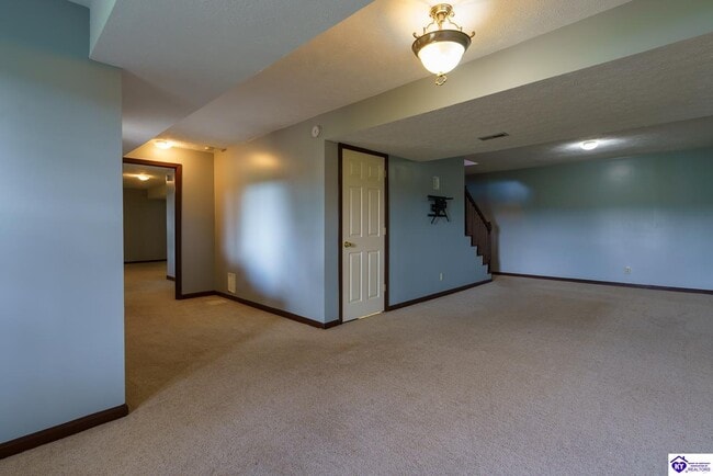 Building Photo - 435 Schlaefer Way