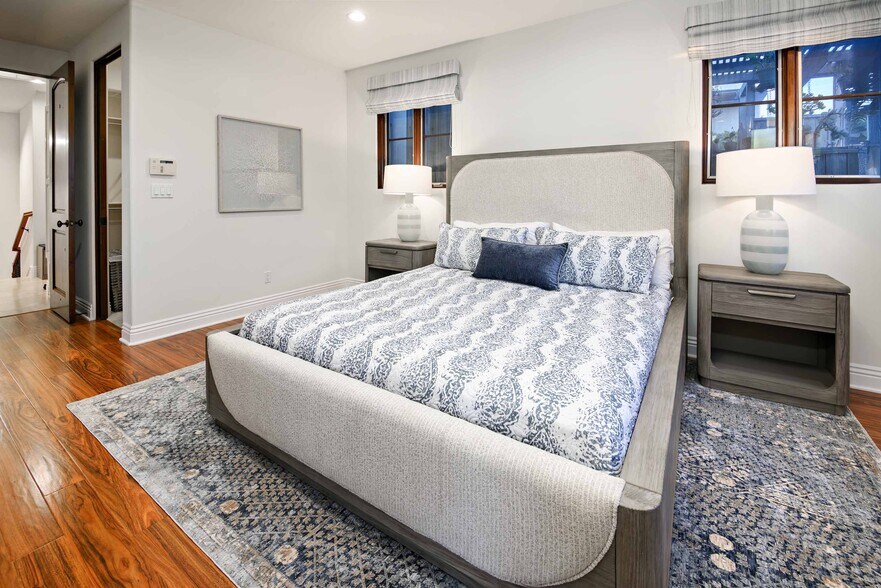 Building Photo - 319 33rd St