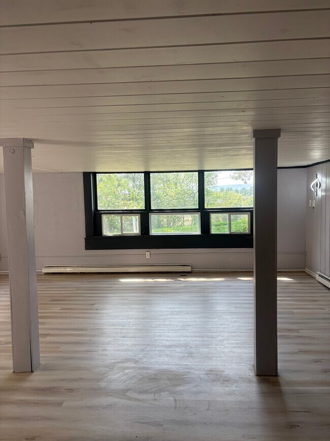 Building Photo - 2806 Madonna Dr