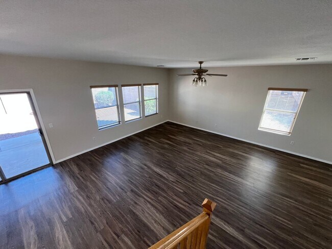 Building Photo - Highly desirable Spectrum community