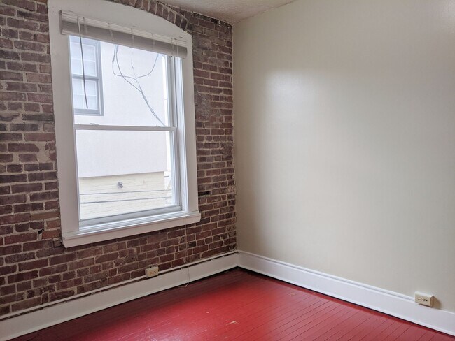 Floorplan - 110.5 E 6th St