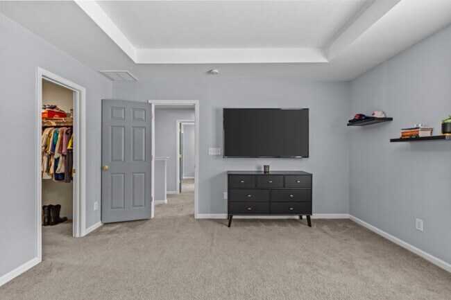 Building Photo - 4531 Dalbeth St
