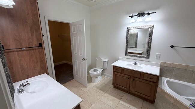 Building Photo - 104 Washington Place Drive