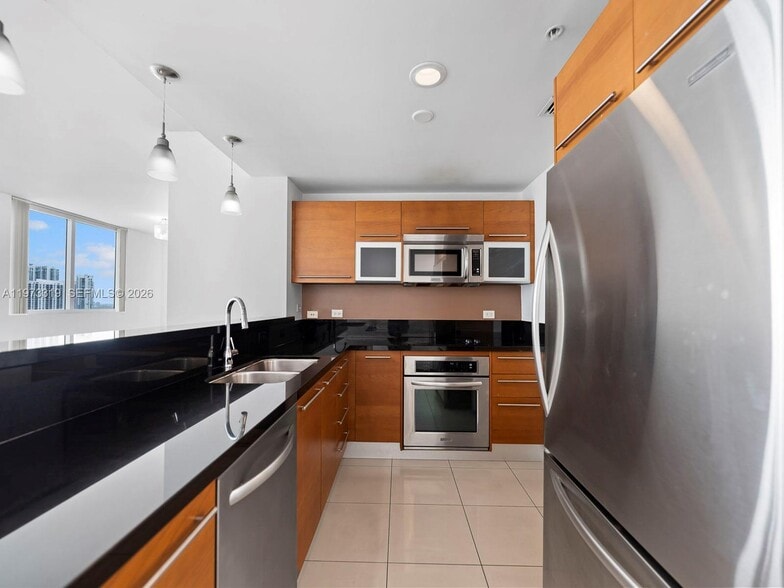 Building Photo - 253 NE 2nd St