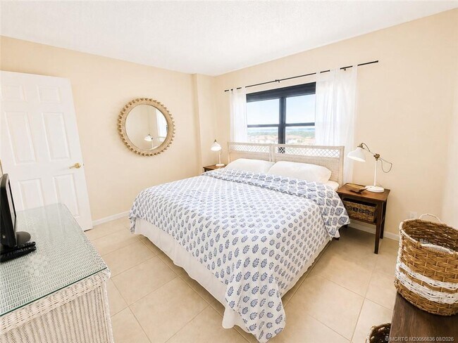 Building Photo - 7380 S Ocean Dr