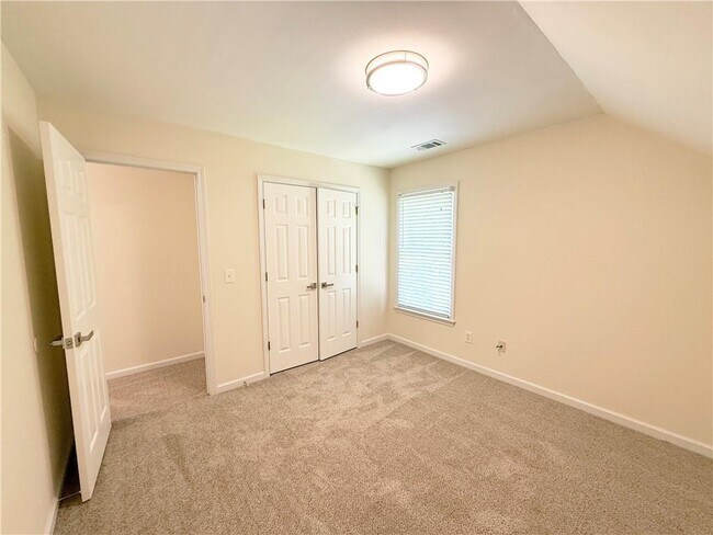 Building Photo - 350 Laurel Glen Crossing