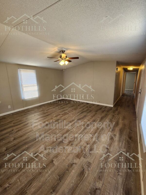 Building Photo - 329 Echo Cir