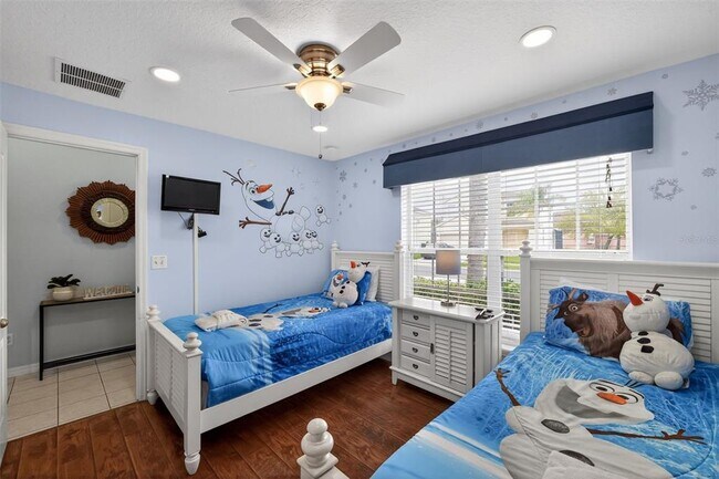 Building Photo - 165 Scrub Jay Way