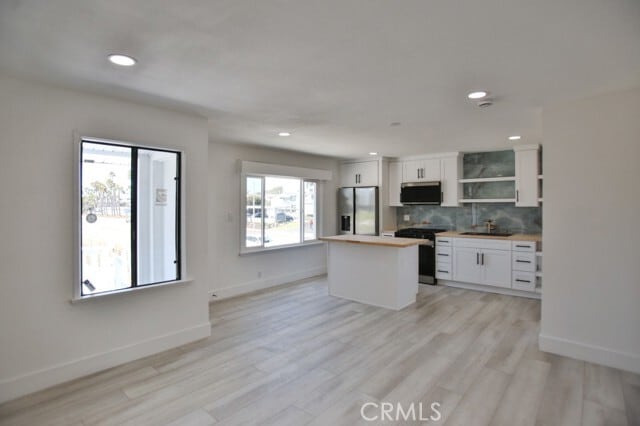 Building Photo - 17165 N Pacific Ave.