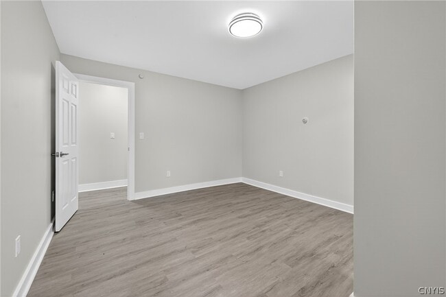 Building Photo - 111 Maplehurst Ave