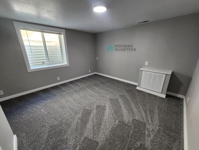 Building Photo - 2528 W Wabash Ave