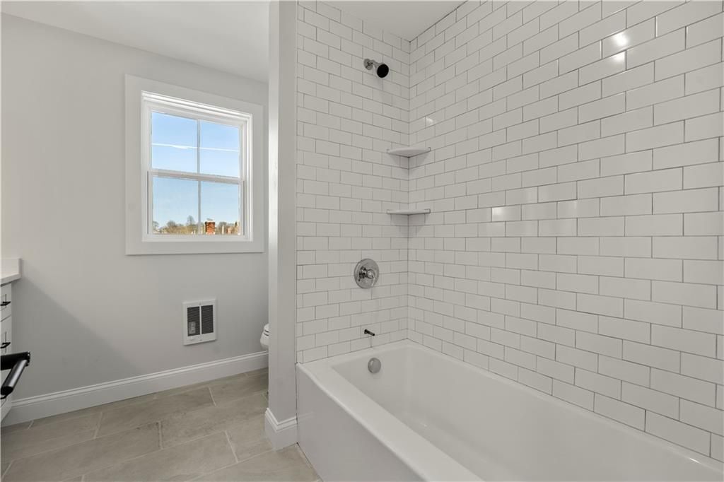 Building Photo - 36 Evarts St