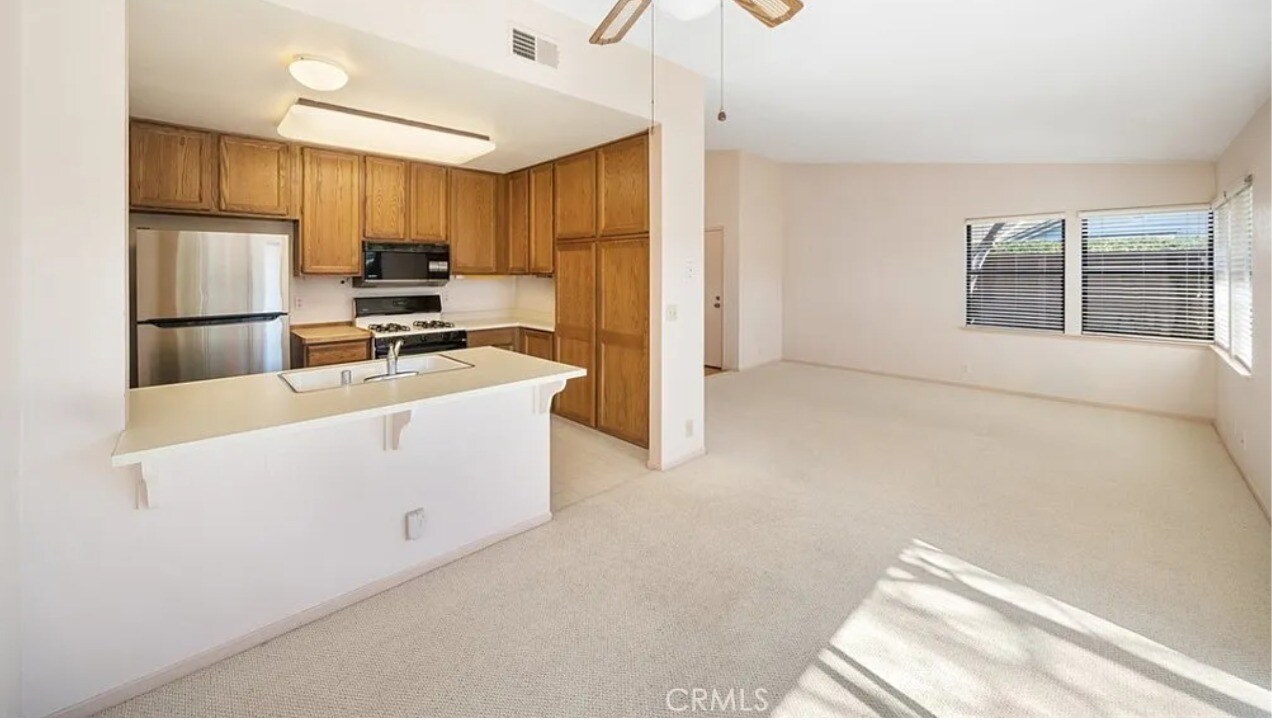 kitchen quartz countertops - 887 Marigold Ct