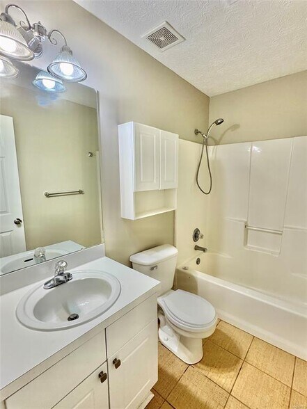 Building Photo - 5931 Brewbaker Blvd