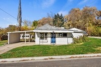Building Photo - 662 4th St S