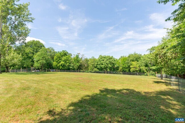 Building Photo - 2915 N Garden Ln