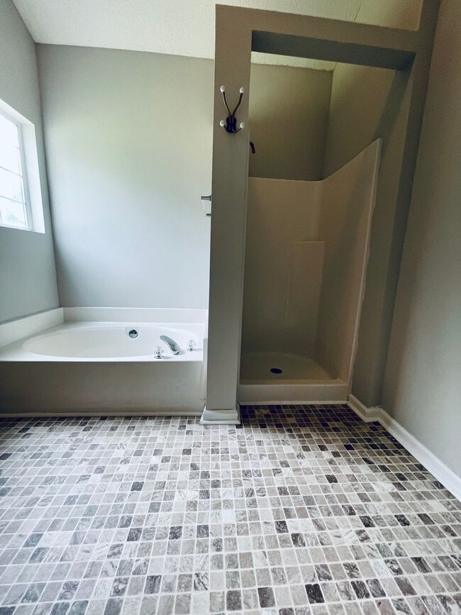 Building Photo - Fenced in Yard AND shed! ADORABLE 3 Bedroom Home with Garage - GREAT Conway location!