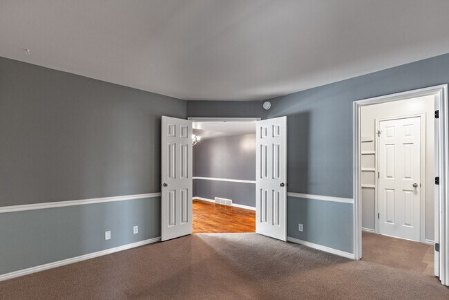 Building Photo - 5761 S Waterbury Cir