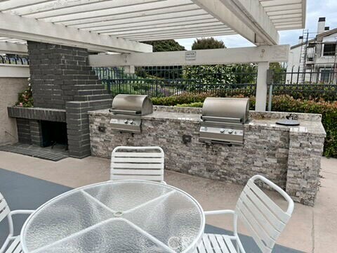 Building Photo - 210 Lille Ln