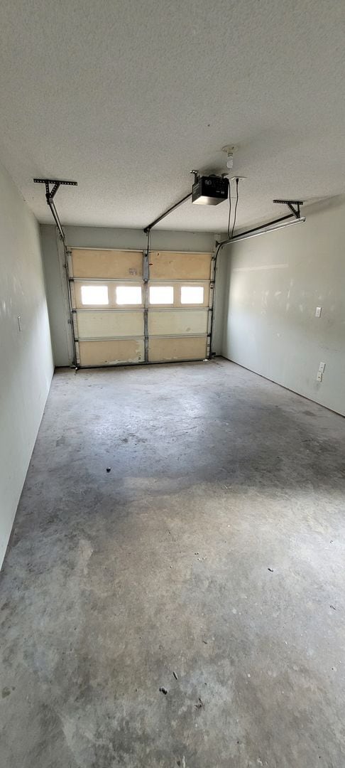 Building Photo - Charming 3-Bedroom, 2-Bath Home