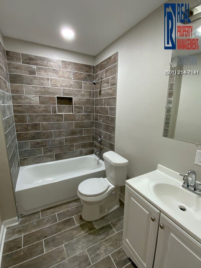 Building Photo - 131 S 2nd St