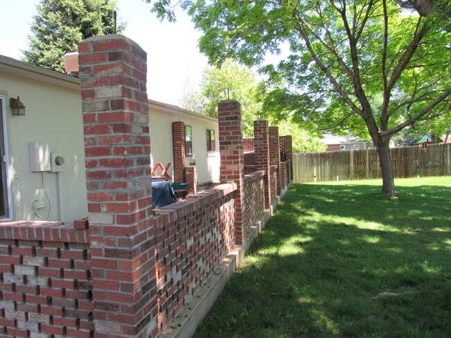 Building Photo - 13884 W 68th Dr