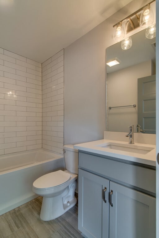 Building Photo - East Nashville Townhome Available Now!