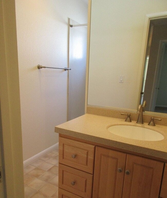 Building Photo - Adorable Home with Lots of Upgrades!