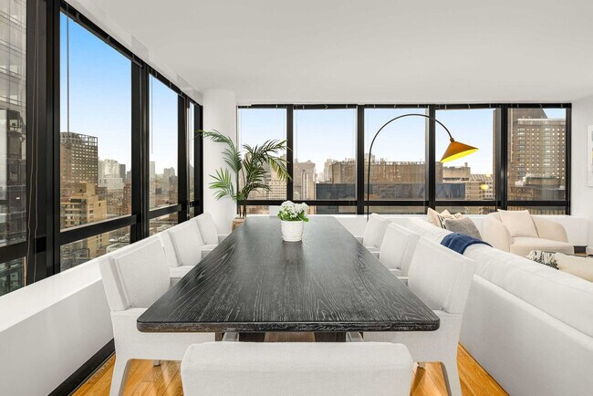 Building Photo - 1113 York Ave