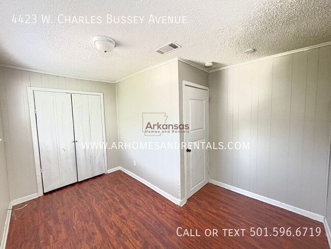 Building Photo - 4423 W Charles Bussey Ave