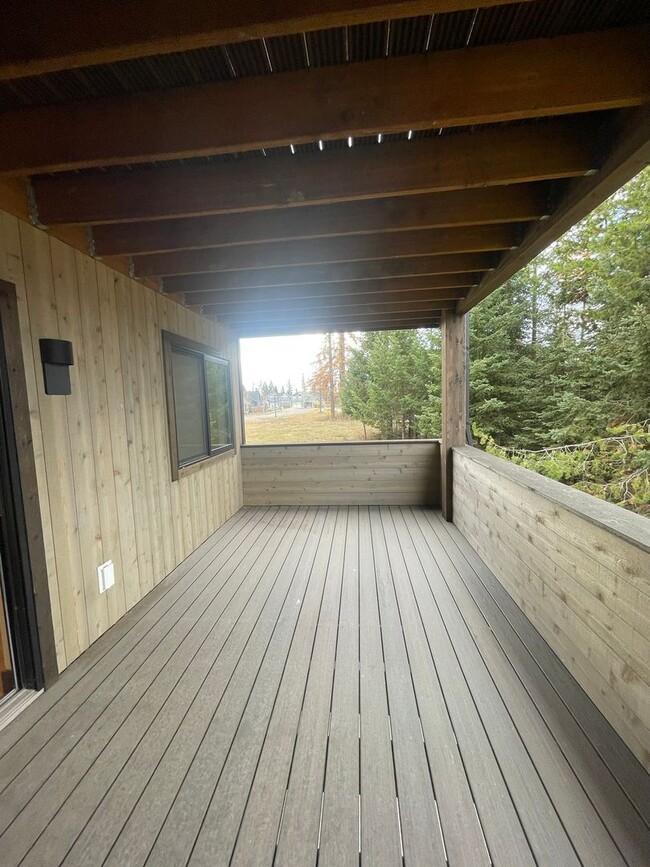 Building Photo - Whitefish Landing Town House