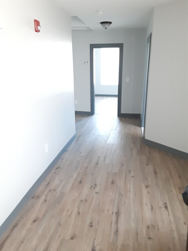 Building Photo - 1212 W Erie Ave