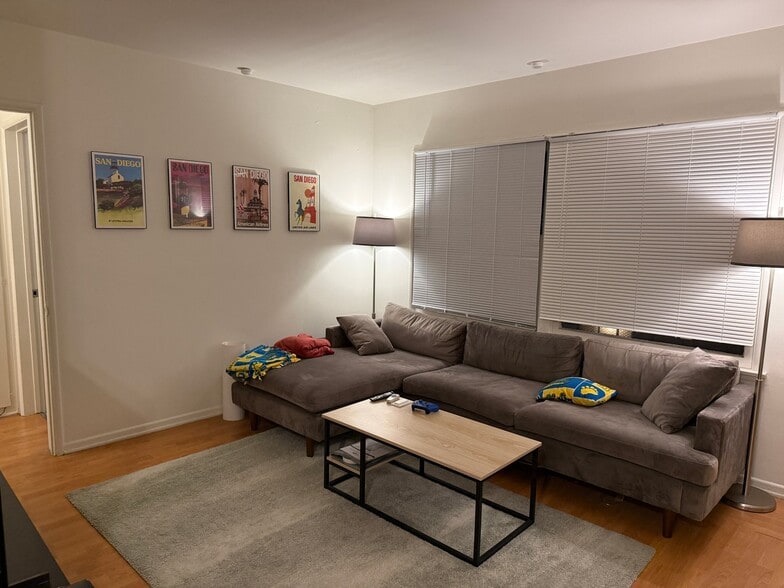 Building Photo - 3646 Vinton Ave