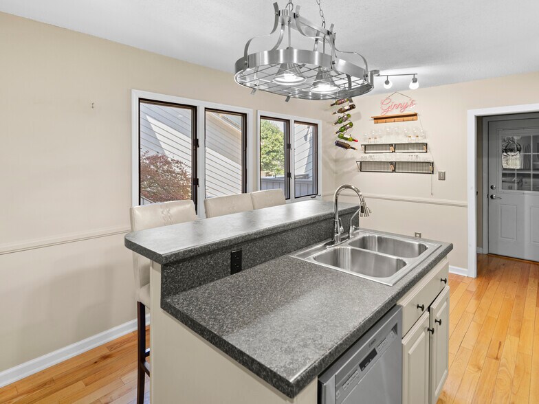 Building Photo - 106 Clubwood Ct