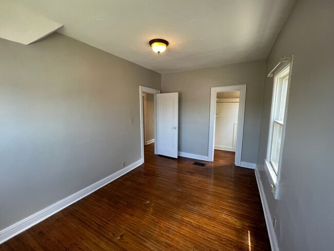 Building Photo - 3 Bedroom Available August 2025; $1,650 Mo...