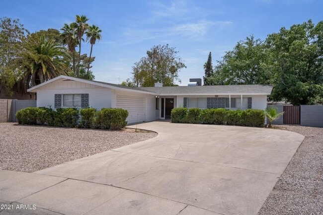 Building Photo - 6-Bedroom Tempe Home with Private Pool, Garage & Prime ASU Location