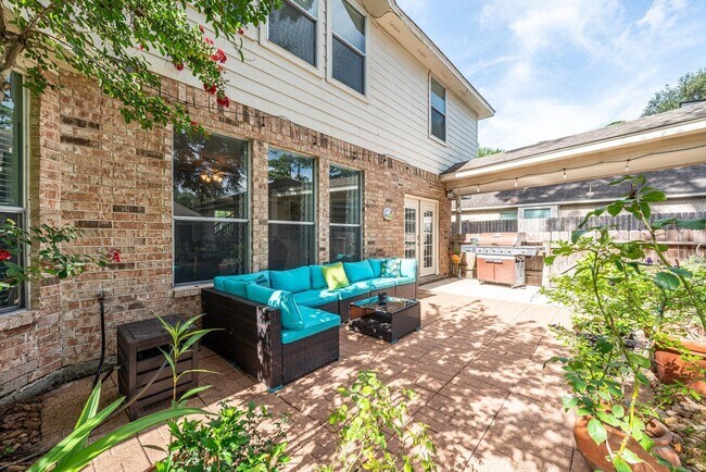 Building Photo - 1310 Big Pines