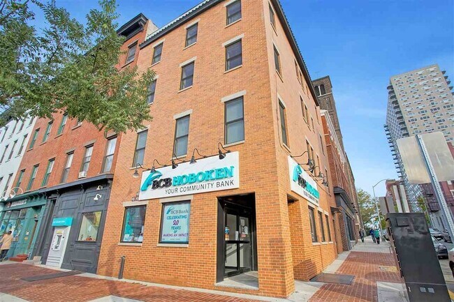 Building Photo - 62 4th St